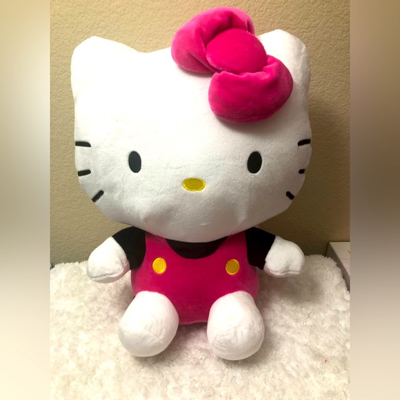 Hello Kitty Plush Backpack NWT - Picture 1 of 4